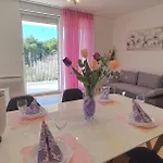 Galija 1 *