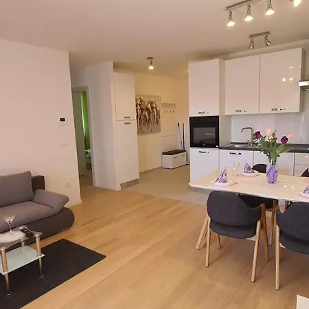 Galija 1 With Free Garage Parking And Balcony * Ζαντάρ