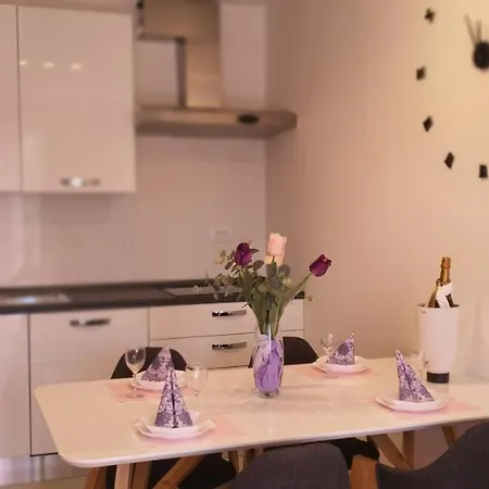 Galija 1 With Free Garage Parking And Balcony Διαμέρισμα