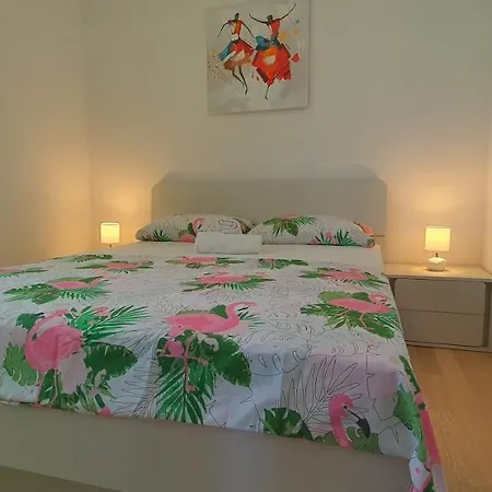 Διαμέρισμα Galija 1 With Free Garage Parking And Balcony *