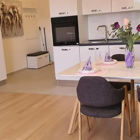Galija 1 With Free Garage Parking And Balcony Διαμέρισμα Ζαντάρ