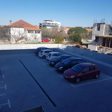 Διαμέρισμα Galija 1 With Free Garage Parking And Balcony Ζαντάρ